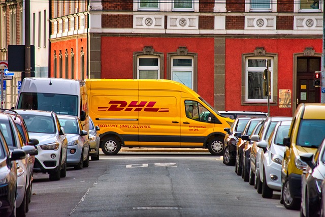 dhl 5739205 640